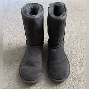 UGG gray boot. Size 6